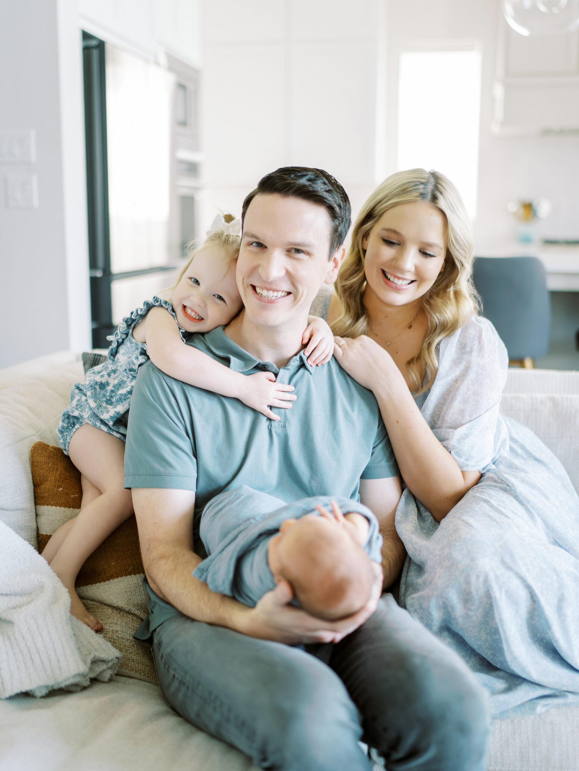 Prosper family In-home newborn session // lifestyle family newborn session by Tate Smith //