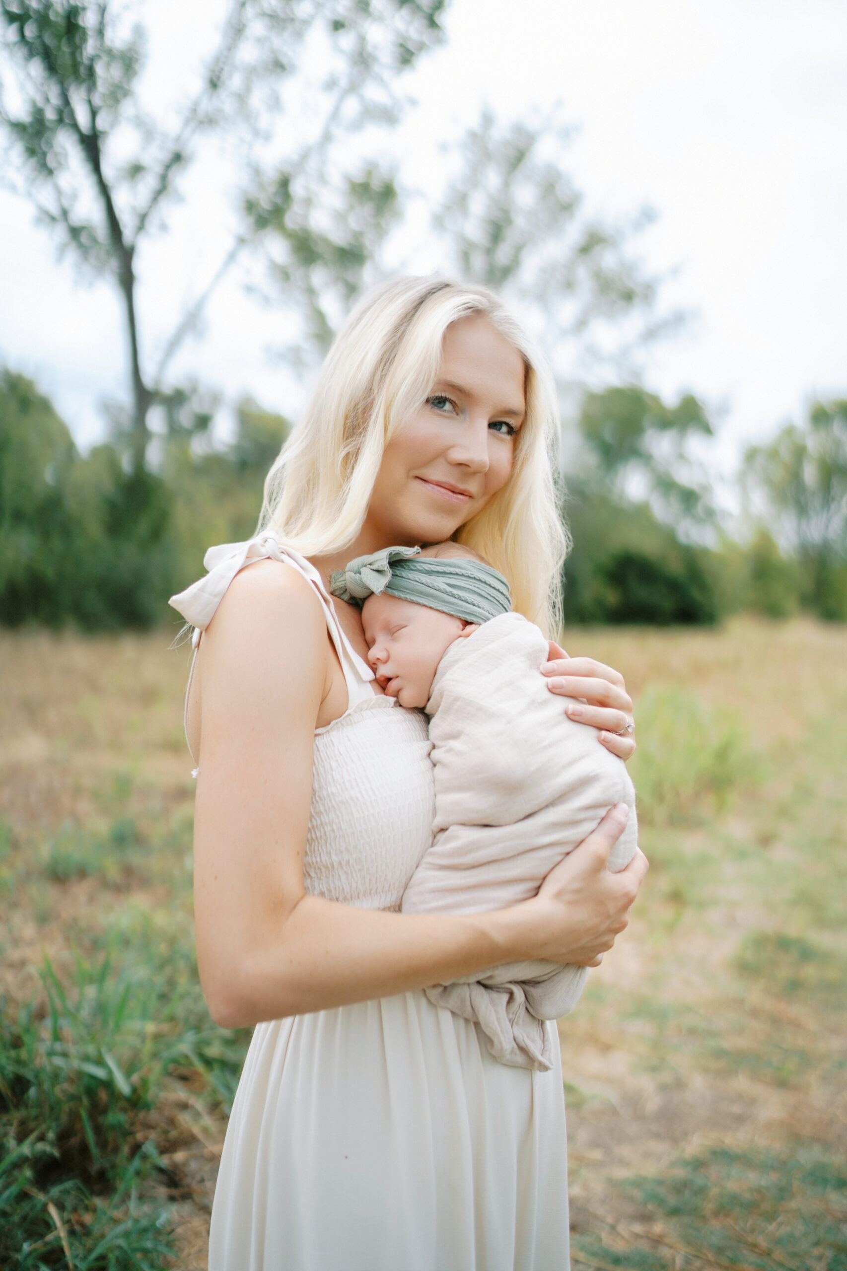 Outdoor Newborn Photos in Dallas