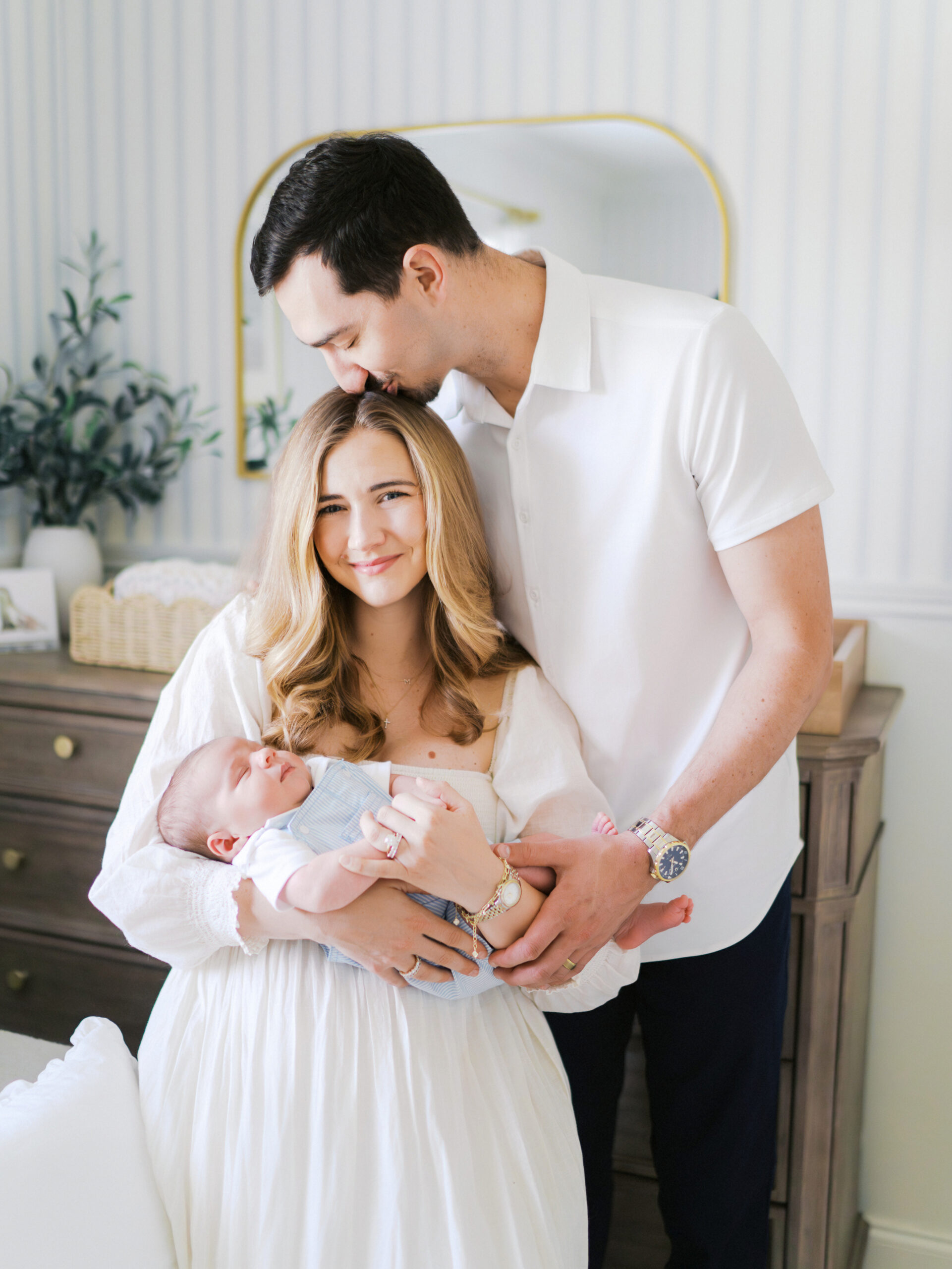 flattering newborn photographer in Dallas